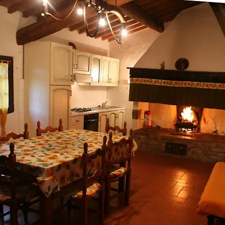 Agriturismo Girasole Farm stay *