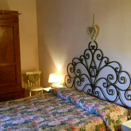 Agriturismo Girasole Farm stay *